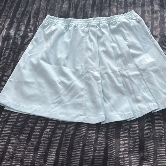 Large Adidas pleated shirt light blue - Picture 3 of 3